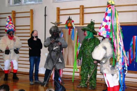 Maškare Kettejeve šole so na pustni torek oživele mestne ulice 13